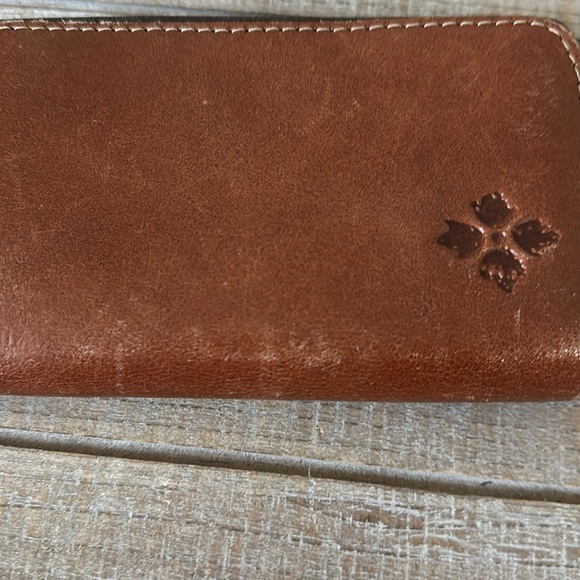 Patricia Nash Wallet - Picture 5 of 5
